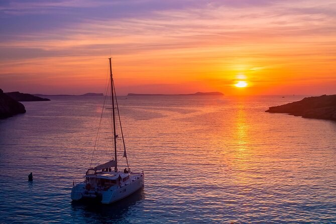Luxury Santorini Sunset Cruise: Dinner, BBQ, Open Bar, Transfers